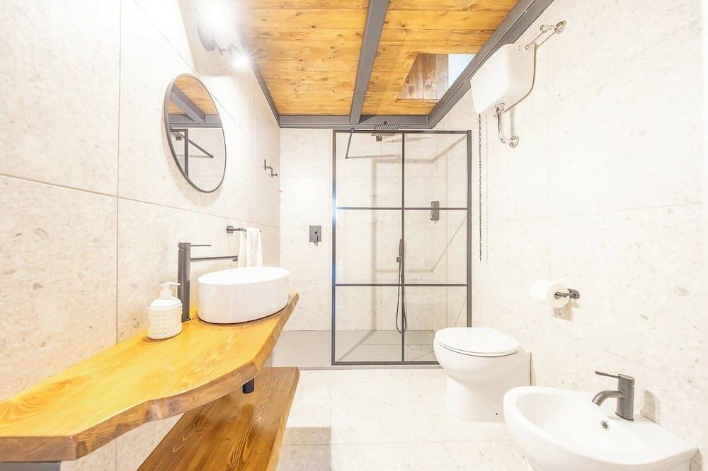 Apartamento entero, Exclusive Loft with private Jacuzzi Entire apartment in the center of Monterotondo in Monterotondo, Provincia de Roma