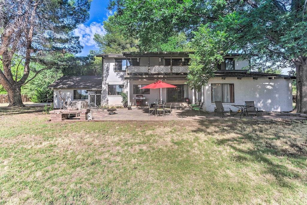 Neu! Downtown Cottonwood Home mit Whirlpool und Terrasse! in Cottonwood (AZ), Coconino Nationalwald