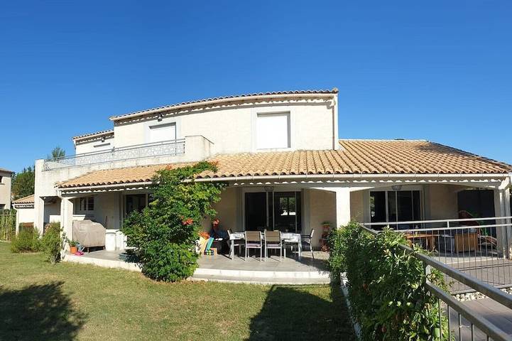 Location de vacances pour 8 personnes, avec jardin à Prades-le-Lez