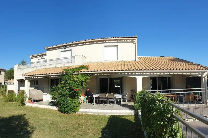 Villa pour 8 personnes, avec jardin - 1