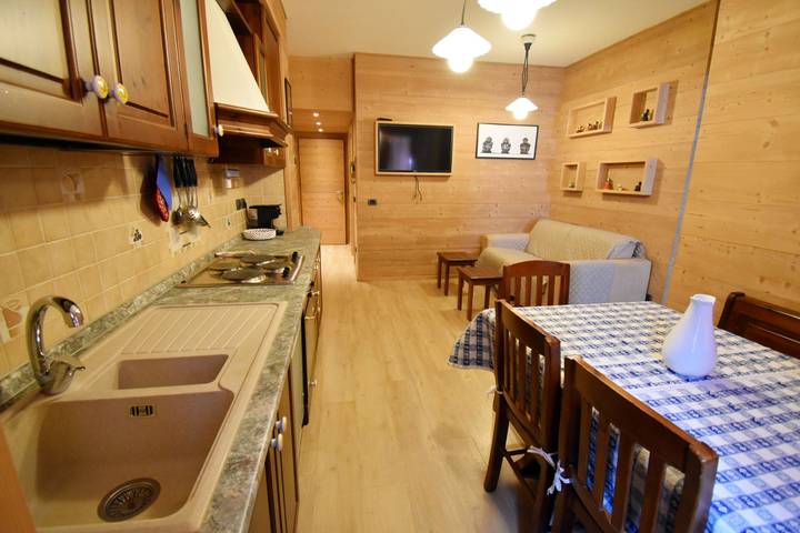 Entire apartment, Nambino On The Slopes in Madonna di Campiglio, Comune di Pinzolo