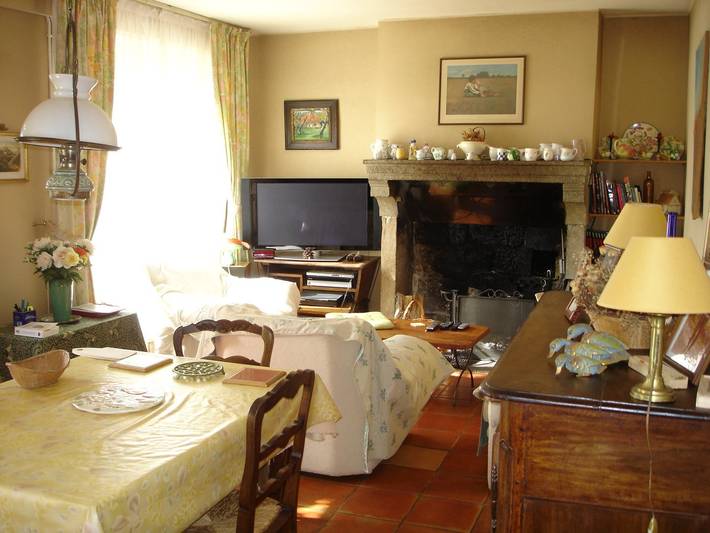 Gîte pour 8 personnes, avec jardin ainsi que terrasse et piscine à Saint-Nectaire - 2