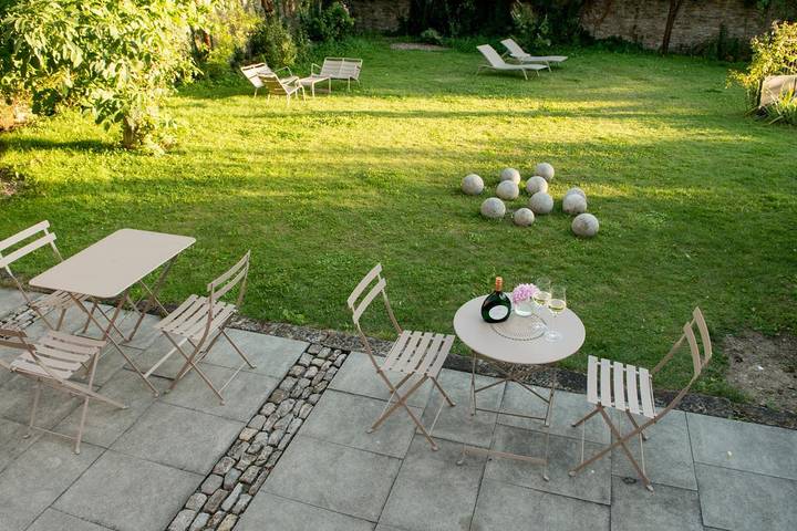 Villa Sommerach - Blaues Zimmer (18qm) in Sommerach, Fränkisches Weinland