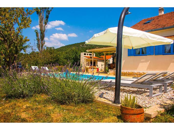 Romantisches Haus in Krušvar mit privatem Pool in Dalmatinisches Zagora