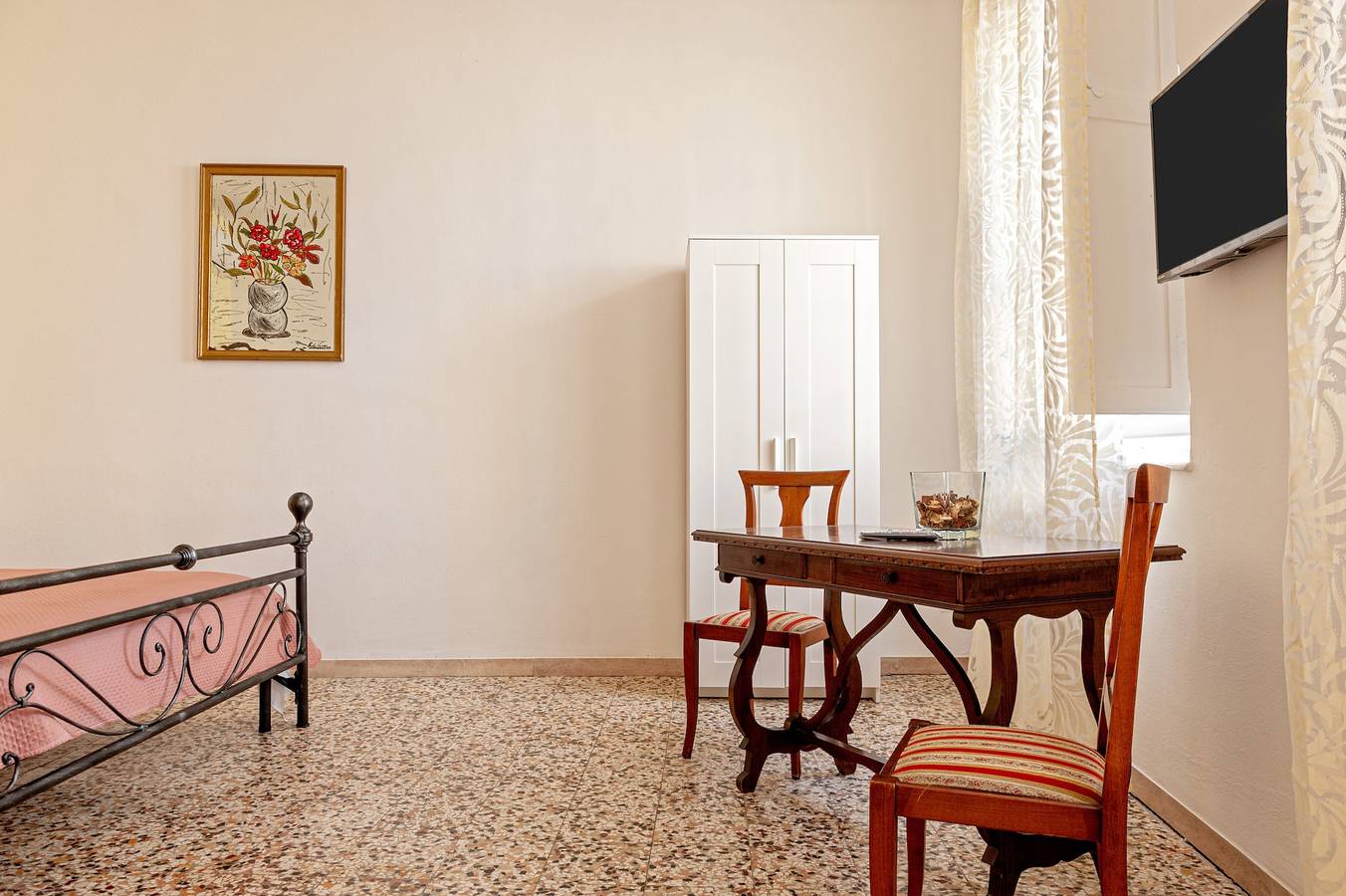 Entire apartment, Apartment 'Gate Centro' with Private Terrace, Wi-Fi and Air Conditioning in Pisa, Italian Riviera