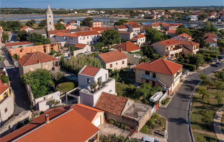 Ferienhaus für 6 Personen, mit Terrasse und Sauna sowie Whirlpool in Nin - 4