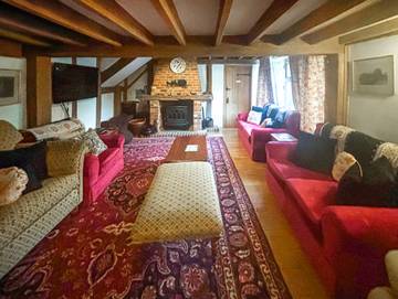 Cottage for 12 People in Plaistow, West Sussex, Photo 2