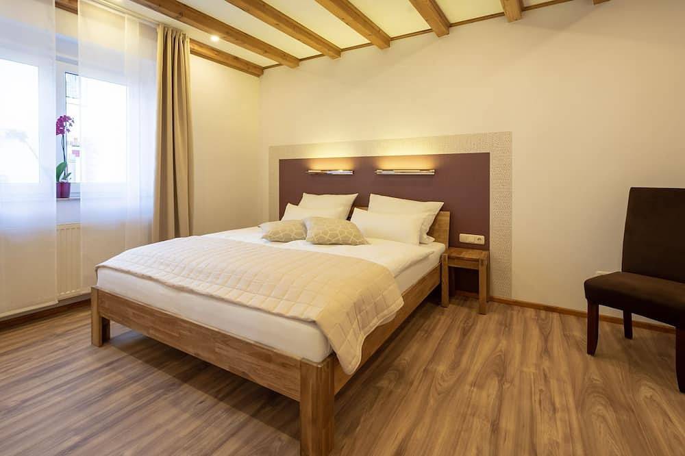 Ganze Wohnung, Moderne, komfortable Ferienwohnung mit Terrasse, am Maintalradweg, in Lengfurt, Triefenstein