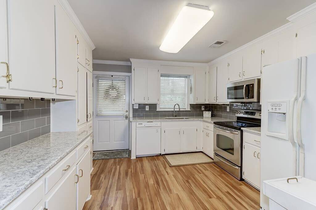 Costa La Vista! Oceanfront Home with In-law Suite - Free $250 Beach Gear Credit in Folly Beach, Charleston County