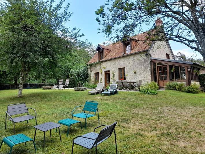 Location de vacances pour 5 personnes, avec jardin et vue dans Marmouillé