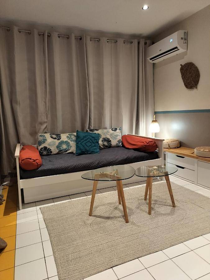 Location de vacances pour 4 personnes, avec vue et jardin ainsi que bassin pour enfant et piscine dans Plage de Folle Anse - 2