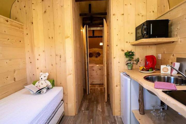Gîte pour 4 personnes, avec jacuzzi ainsi que terrasse et sauna à Chassenard - 2