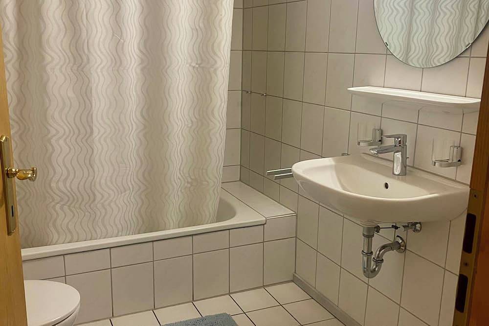 Ganze Wohnung, Schöne, moderne Ferienwohnung in Ihringen am Kaiserstuhl für 2 Personen in Ihringen, Kaiserstuhl