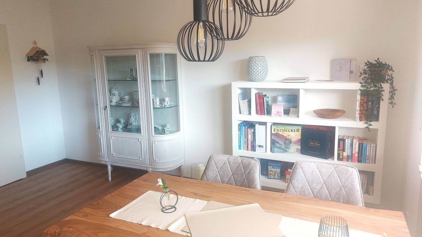 Apartamento entero, Apartamento 'Schöne Zeiten' con vistas a la montaña, terraza privada y Wi-Fi in Baiersbronn, Selva Negra Central