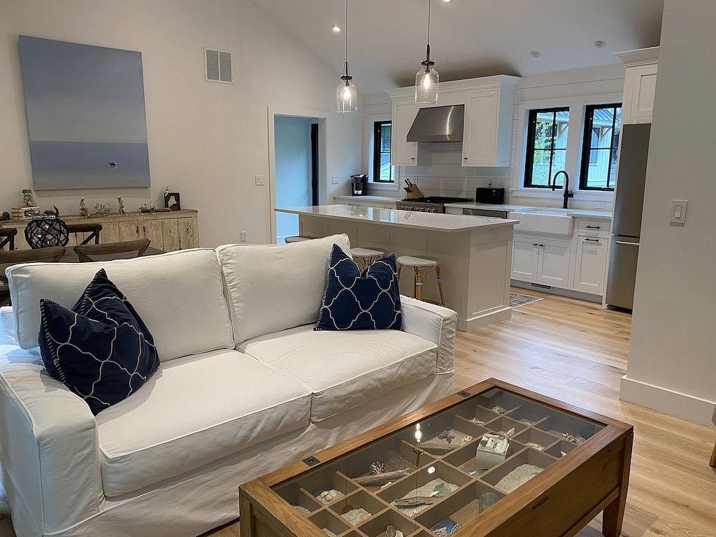 Prime location! Walk to Main Beach and downtown Ogunquit. No car needed. in Ogunquit, York County