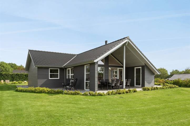 Ferienhaus für 8 Personen, mit Whirlpool und Terrasse sowie Garten und Sauna in Mommark