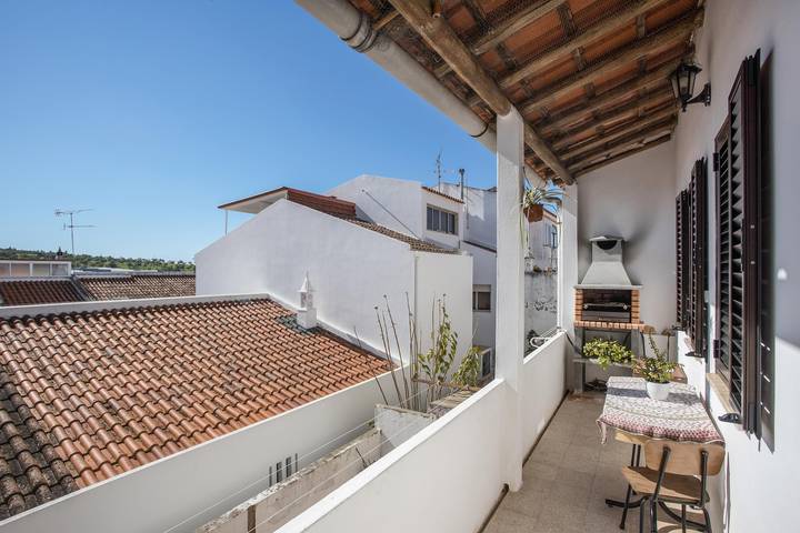 Casa Lia con Balcone, Barbecue & Wi-Fi; Parcheggio disponibile in São Sebastião, São Gonçalo de Lagos