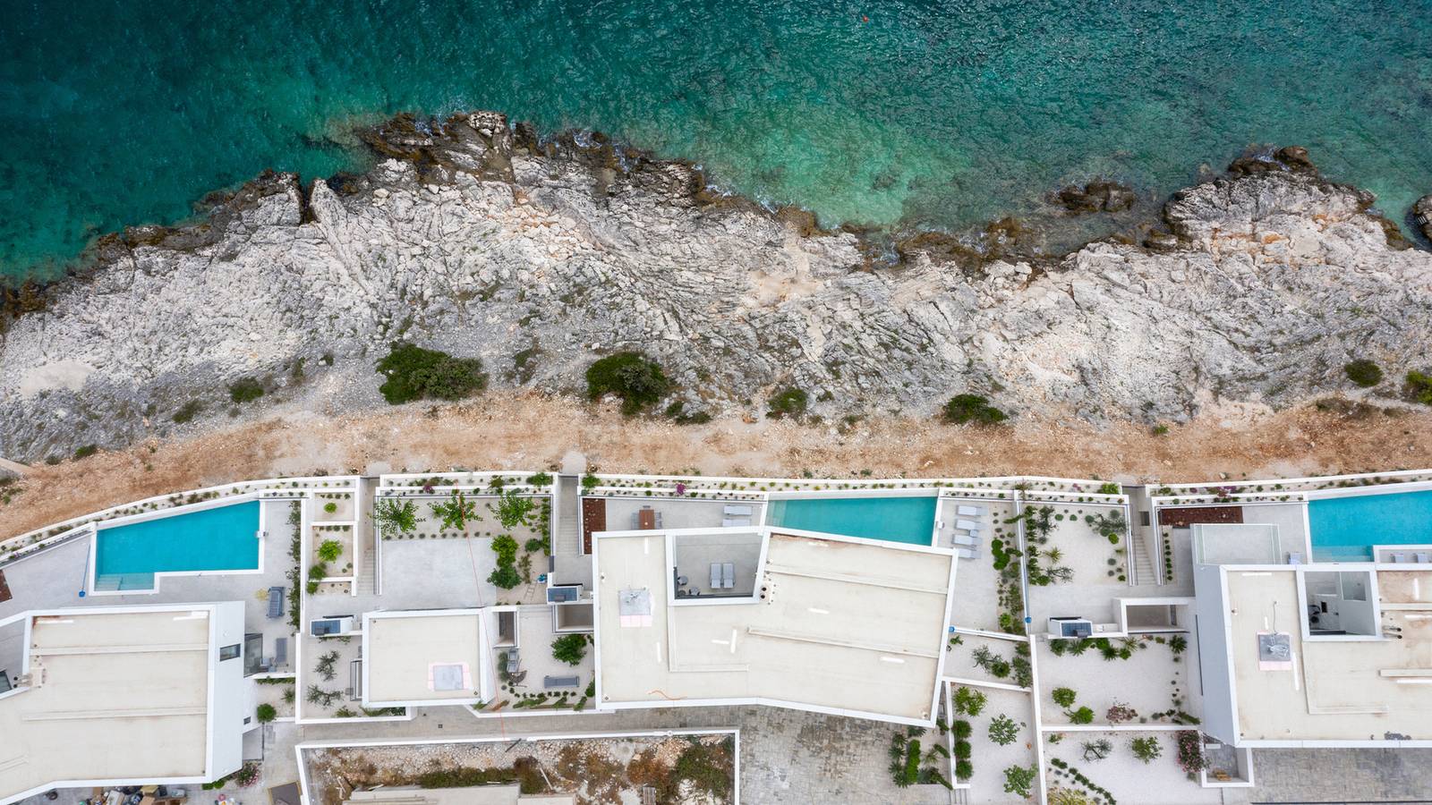 Villa Juno - atemberaubende Villa am Wasser mit beheiztem Pool und Sauna in Rogoznica in Rogoznica, Šibenik-Knin