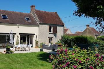 Gîte pour 8 personnes, avec jardin et vue, animaux acceptés à Vaudeloges