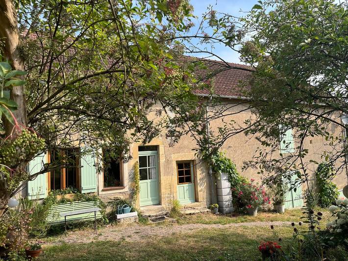 Gîte pour 4 personnes, avec Jardin à Fours
