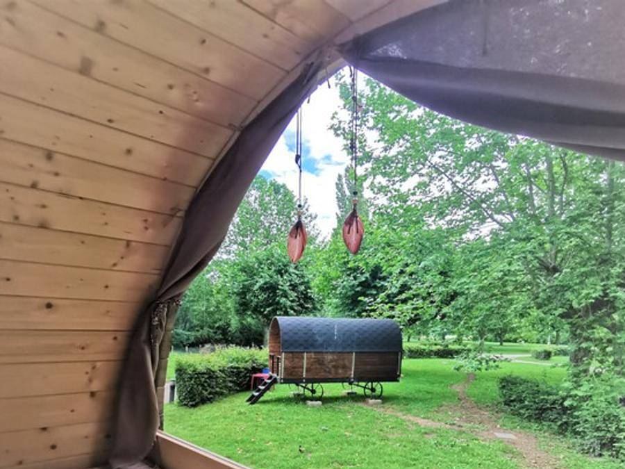 Camping du Val de Saône - Unique 4 personnes - Roulottes du Val de Saône ( 2 adultes + 2 enfants) in Saint-Didier-sur-Chalaronne, Région de Bourg-en-Bresse