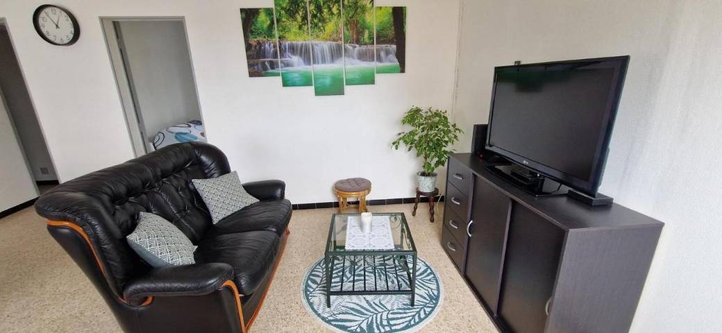 Gîte pour 3 personnes, avec terrasse à La Rouge - 4