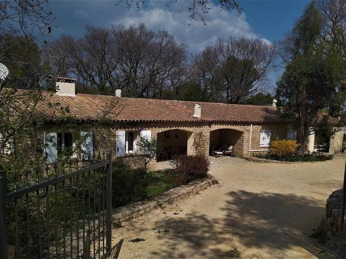 Ferienhaus für 8 Personen, mit Terrasse und Garten sowie Pool und Ausblick