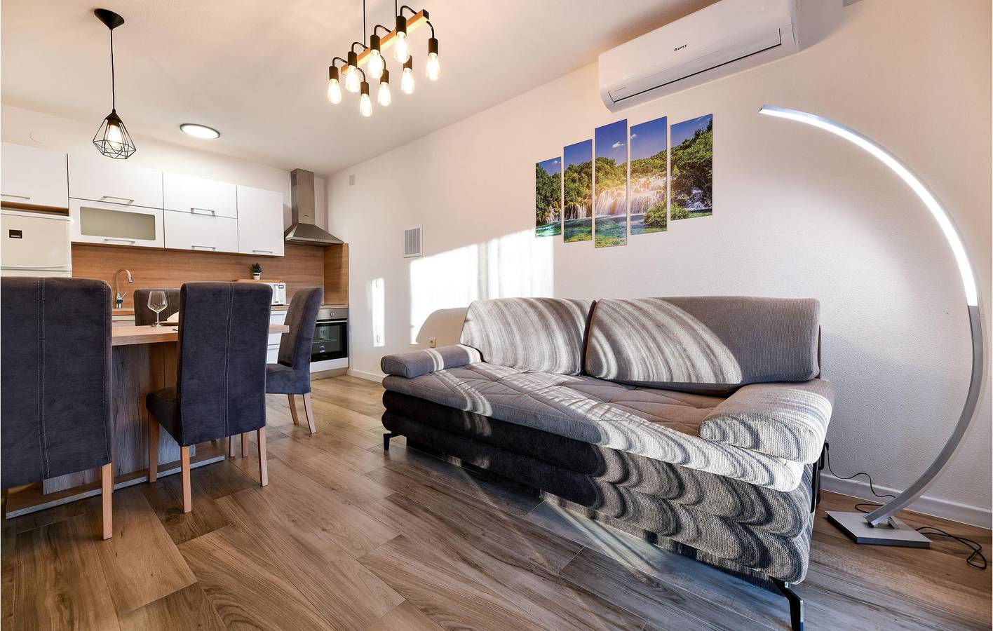 Ferienhaus für 8 Personen mit Pool in Dalmatinisches Zagora