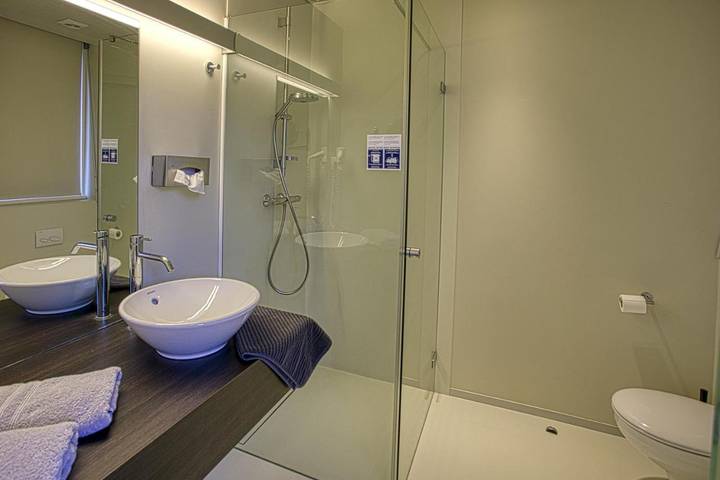 Hôtel pour 2 personnes, avec Terrasse et Jardin à Enghien (homonymie) - 4