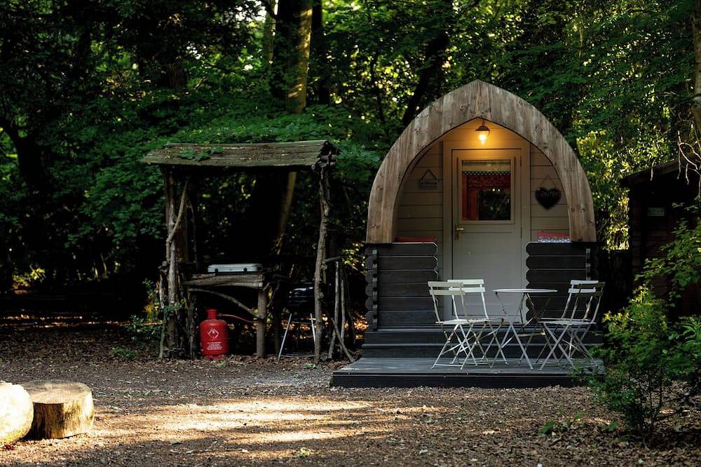 Camping for 4 People in Kingsclere, North Wessex Downs
