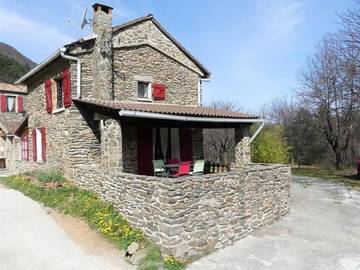 Gîte pour 3 personnes, avec piscine et jardin, animaux acceptés à Gravières