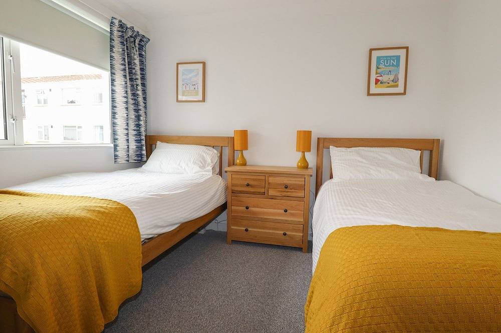 7 Europa Court, pet friendly, country holiday cottage in Mawgan Porth in Mawgan Porth, Cornwall