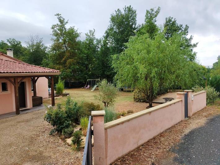 Location de vacances pour 8 personnes, avec vue et jardin, animaux acceptés à Saint-Geniès - 2