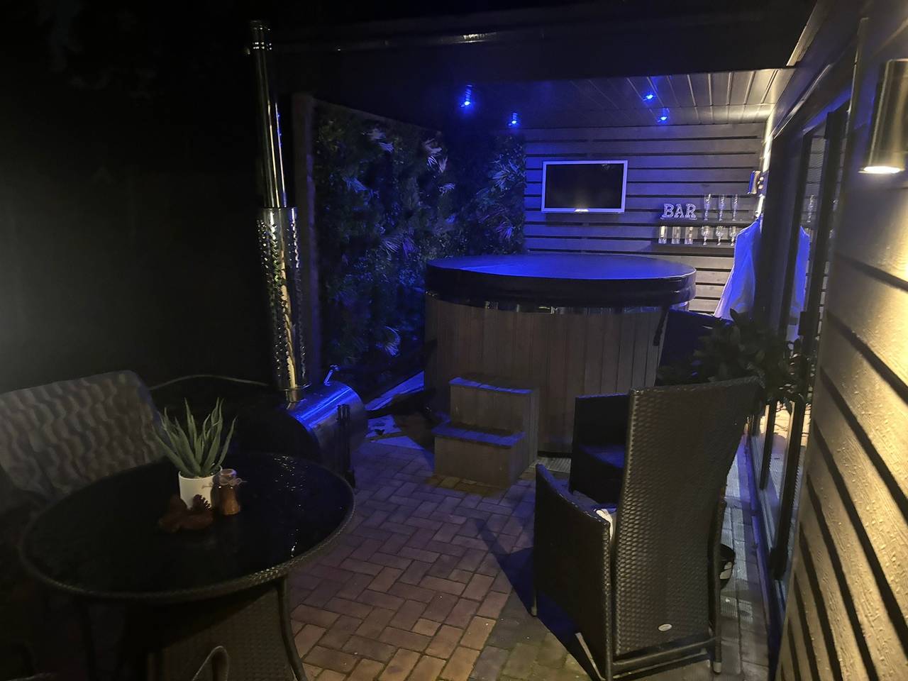 Ganze Ferienwohnung, Sheffield-Apartment-Sleeps4-Parking-Hottub in Südliches Yorkshire