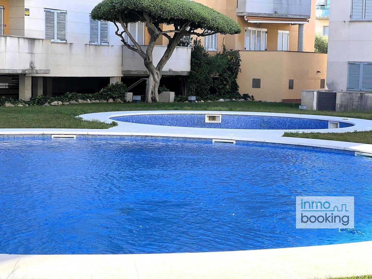 Entire holiday apartment, Sol Cambrils, heated parking and swimming pool in Cambrils, Costa Dorada