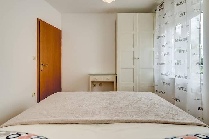Apartamento entero, ¡Apartamento soleado a solo 10 m del mar! in Stobrec, Condado de Split-Dalmacia