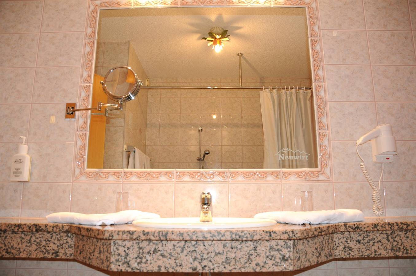 Komfortdoppelzimmer "Alpenrose" in Brandenberg, Kufstein Umgebung