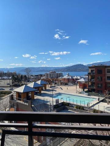 Gîte pour 2 personnes, avec jacuzzi ainsi que balcon et piscine à Kelowna