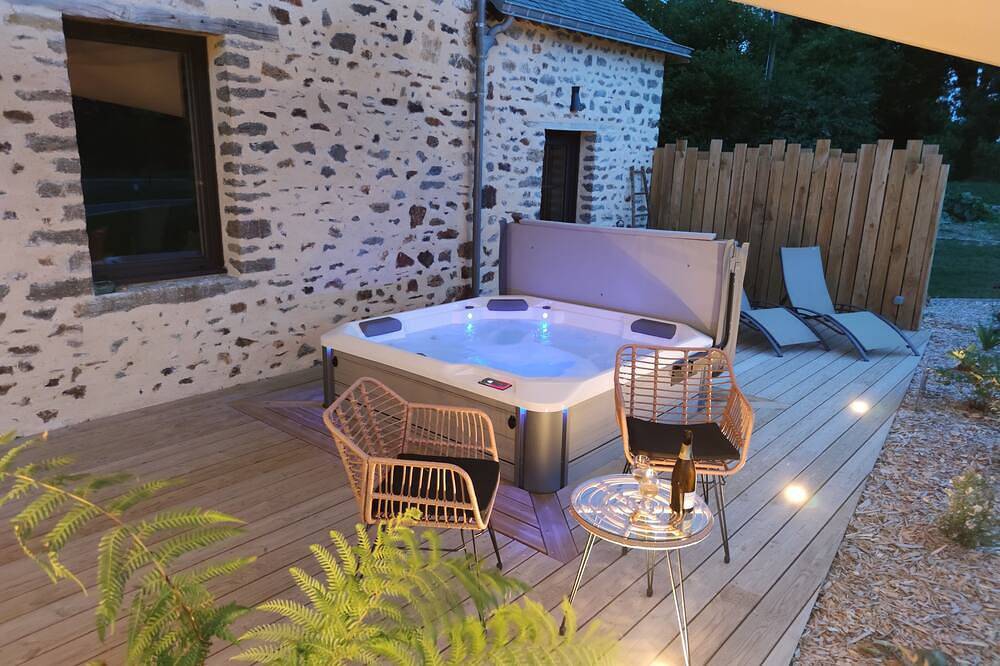 Ganze Wohnung, Manaë - Country guest suite with private spa in Saint-Ouën-des-Toits, Mayenne