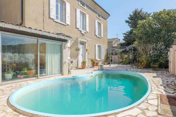 Cottage 'Gîte Coquelicot' met gedeeld zwembad, wifi en airconditioning in Pradons, Ardèche