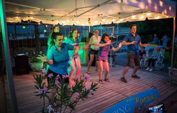 Camping pour 12 personnes, avec piscine, animaux acceptés en Ardèche - 2