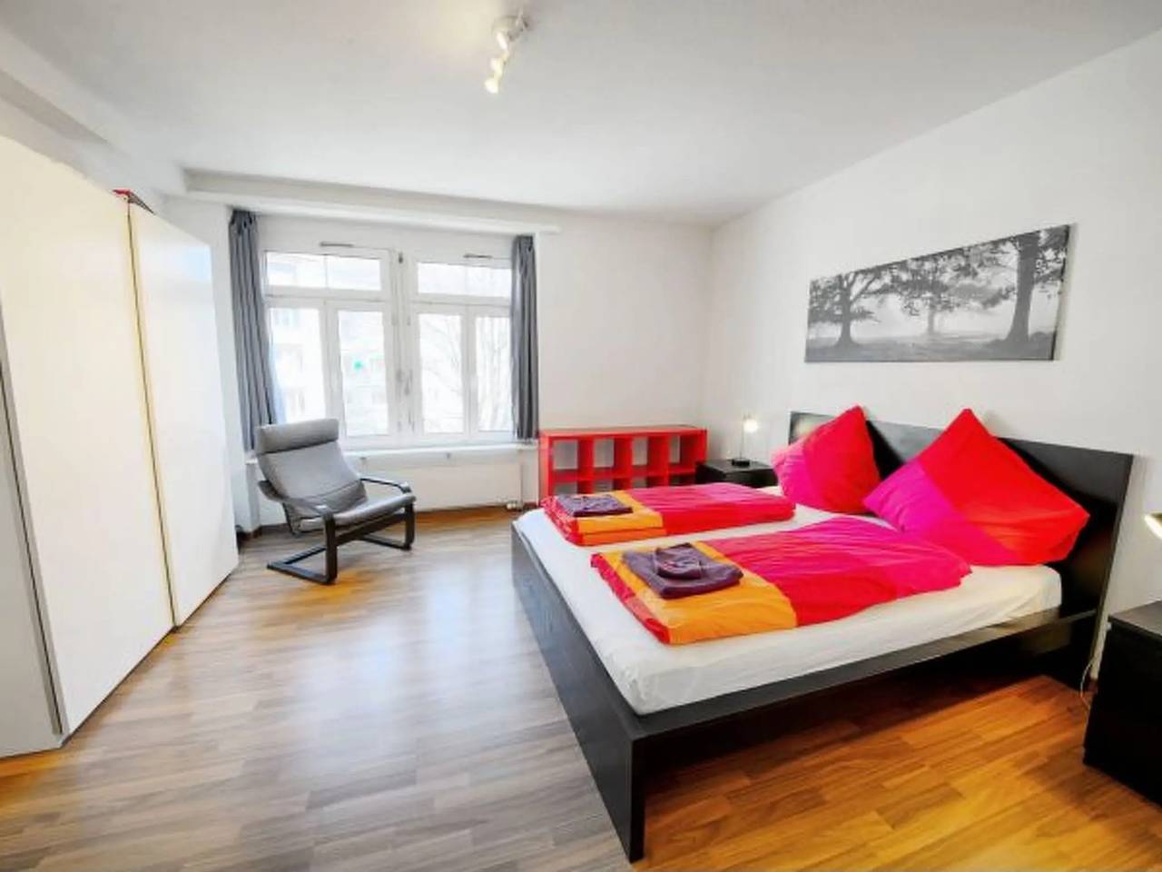 Apartamento entero, 1 Pièce 4 Personnes in Zürich 50 Oerlikon, Zúrich
