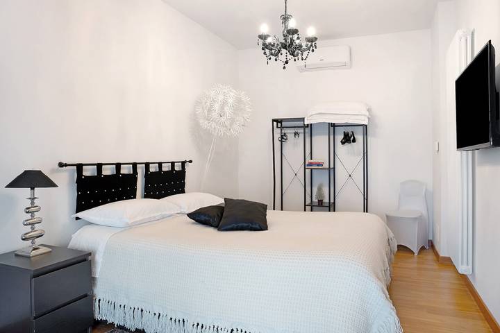 Appartamento intero, Appartamento 'Casa Gallinotto' con giardino privato, Wi-Fi e aria condizionata in Alba, Langhe
