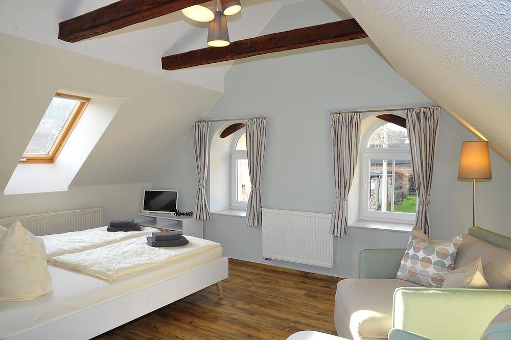 Ganze Wohnung, Fewo \" Landliebe\" mit Pool und Saunanutzung auf restauriertem 3 Seiten Hof in Meißen, Meißen Region