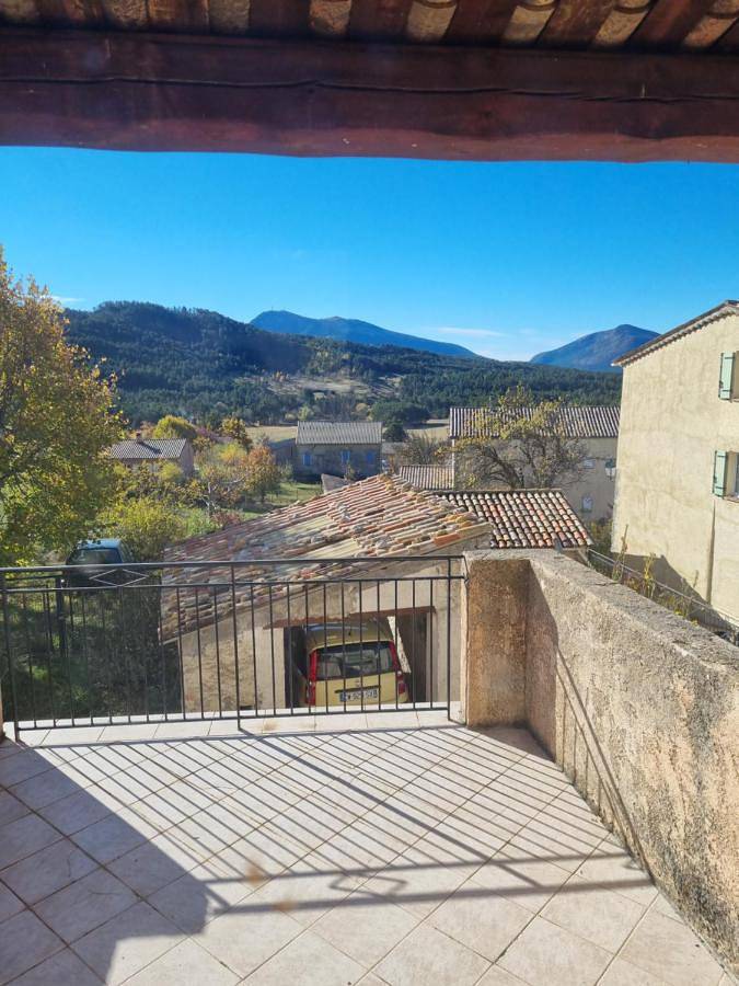 Location de vacances pour 4 personnes, avec terrasse et vue, animaux acceptés à Peyroules - 4