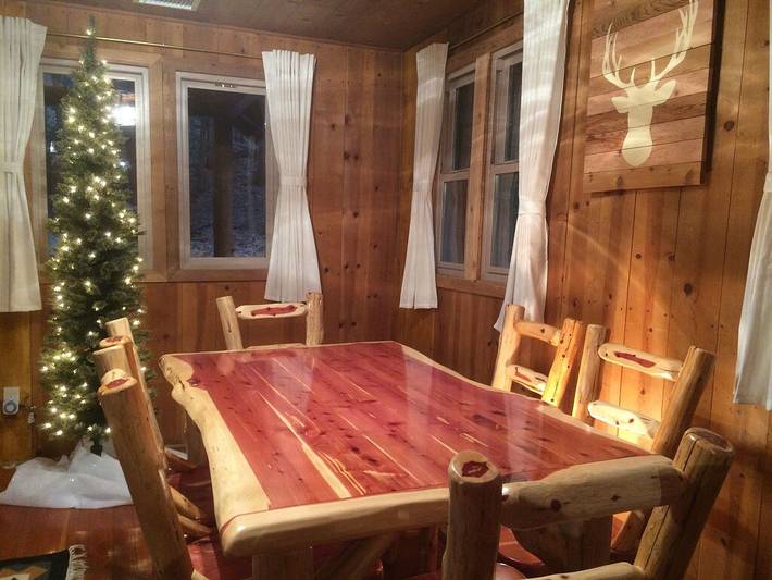 Log cabin for 4 people, with terrace in Idyllwild