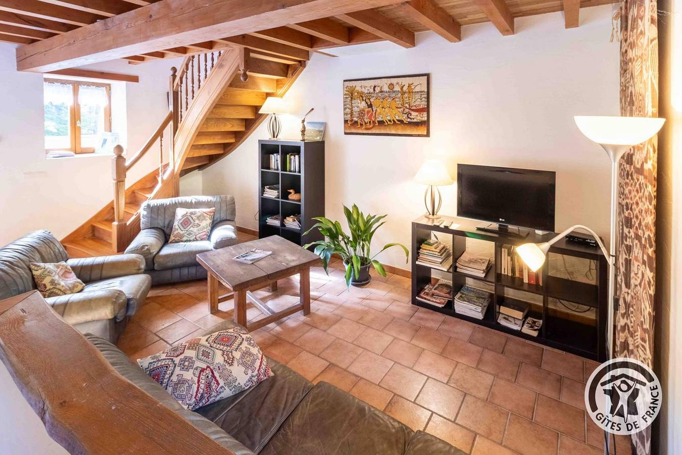 Les Glycines in Oust, Parc naturel régional des Pyrénées ariégeoises