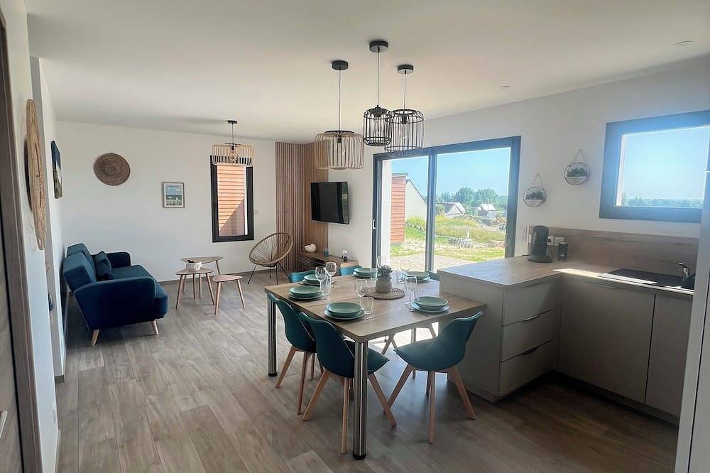 Gîte horizon bleu tout confort 6 personnes in Saint-Georges-de-la-Rivière, Côte de la Déroute