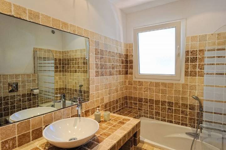 Hochstehende *** Villa mit beheiztem Pool, in der Nähe der Innenstadt in Porto-Vecchio, Sartène und Umgebung