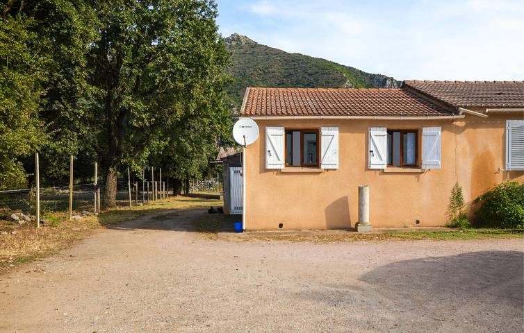 Charmant appartement avec piscine et terrasse près de Castello-di-Rostino in Castello-di-Rostino, Arrondissement de Corte